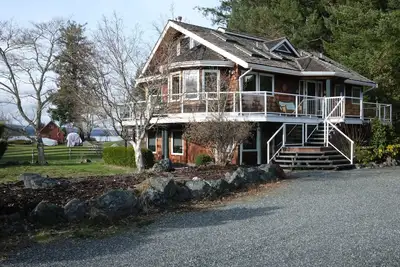 Image de Wraparound Deck w/ Ocean and Mountain Sunset Vista