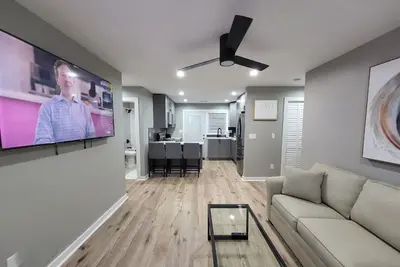 Image de Modern Home: 3 Baths & Ev Charger