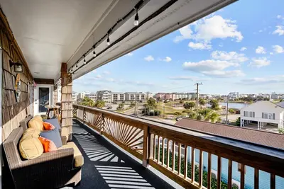 Image de Spacious condo close to everything! Elevator, gameroom garage, kid/pet friendly!