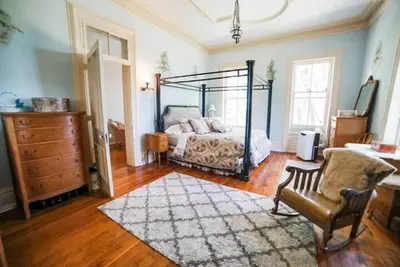 Image de The Mansion In The Pines