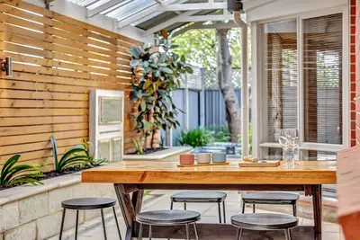 Image de A family friendly Bungalow in Glenelg North, your escape by the sea.