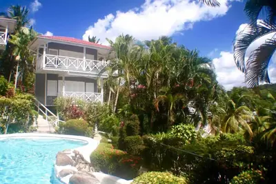 Image de Spacious villa in a small vacation community overlooking beautiful Marigot Bay\n\n