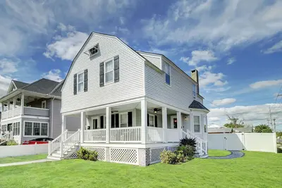 Image de Renovated 2022! Minutes To Beach & Boardwalk, Driveway & Fenced Yard