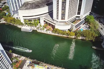 Image de Cozy condo in the heart of Miami. Panoramic views of the city!