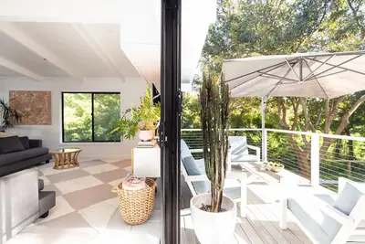 Image de The Beach Bungalow embrace the laid back lifestyle that Mollymook has to offer