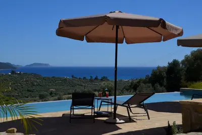 Image de Newly built finca with pool above the picturesque Finikounda Bay, Peloponnese