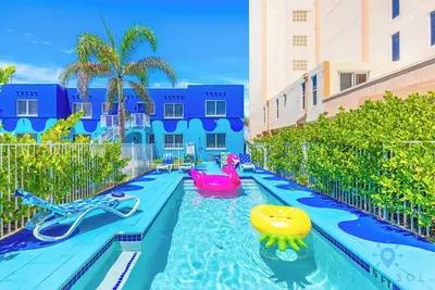 Image de 2br Hollywood Broadwalk Haven | Free Parking