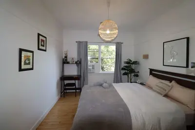Image de Timeless Allure near Train station and Costco