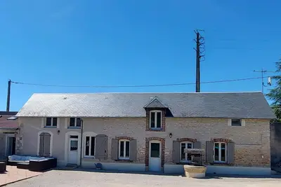 Image de Longère cosy chic près de Bourges avec piscine, clim, WiFi et parking