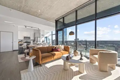 Image de Modern 2br with City Views - Pool, Gym & Terrace