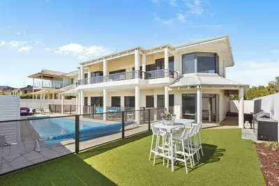 Image de Oceanfront Escape Private Pool and Beach Access
