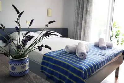 Image de Cosy apartment near the city center. 5 minutes from the sea!