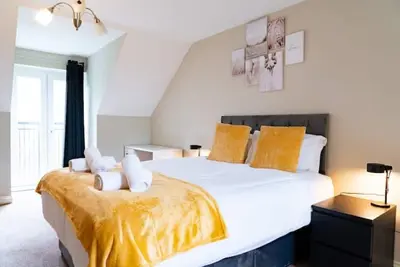Image de Entire 4 Bed House| Cosy |Luxury |Sleeps 7|Free Parking