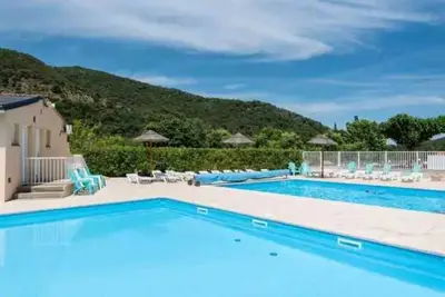 Image de Camping 3 étoiles - Piscine  - eebhbb