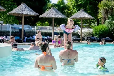 Image de Camping 4 étoiles - Piscine - eebif0