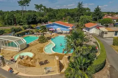 Image de Camping 4 étoiles - Piscine - eebifi