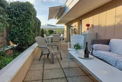 Image de Very bright terrace apartment with secured parking