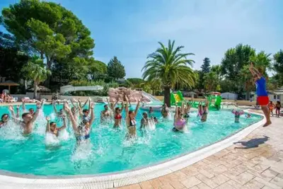 Image de Camping 3 étoiles - Parc aquatique - eecehf