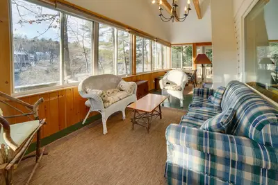 Image de Lakefront Bradford Cottage w\/ Dock, Near Skiing!