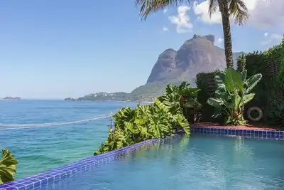 Image de Oceanfront 4 Br Villa in the Heart of Rio's Safest Neighborhood
