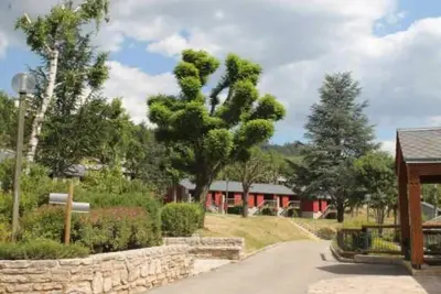 Image de Camping 3 étoiles - Piscine - eeeggg