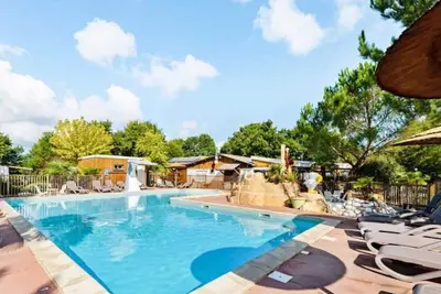 Image de Camping 4 étoiles - Piscine  - eehdaf