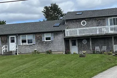 Image de River House. Cozy Maine home. River view. Minutes from ocean, lighthouses.