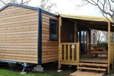Image de Camping 3 étoiles - Piscine  - eehfig