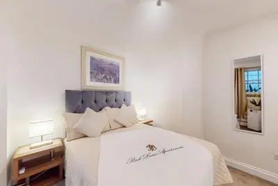 Image de Appartement-Large-Salle de bain privée-Terrasse