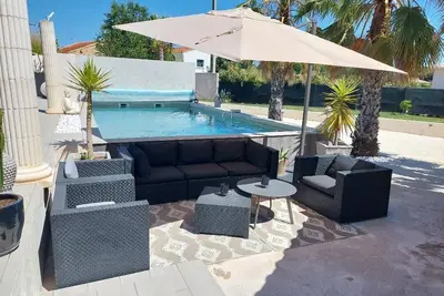 Image de Villa et dépendance, 12 personnes, grands espaces proche de Montpellier
