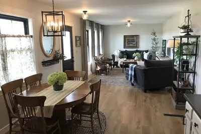 Image de Prairie View Cottage! Just completed private and cozy country retreat.