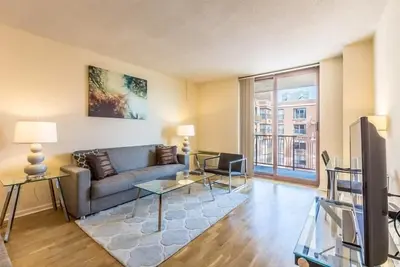 Image de Steps from Shops & Nightlife district | nr Ferry + Buses | Hoboken