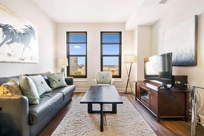 Image de Steps to Metro 2 Br | Pentagon City | Pet-Friendly