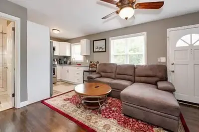 Image de Downtown Winston's - 2 Br - Queens - Pad 2