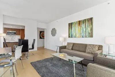 Image de Party & Entertaining Areas | Close to Subways+Commutes |South Beach