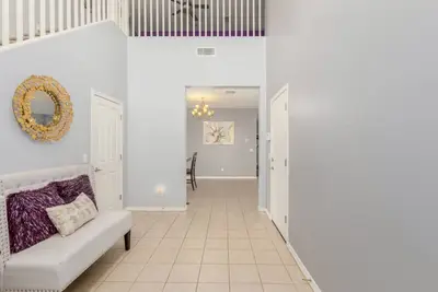 Image de Golden Temple Getaway 5bd/2. 5bth house with WiFi/Exercise Room Family Friendly