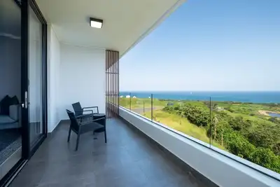 Image de 2 Bed Apartment | Pool and Sauna | Gym | Aircon