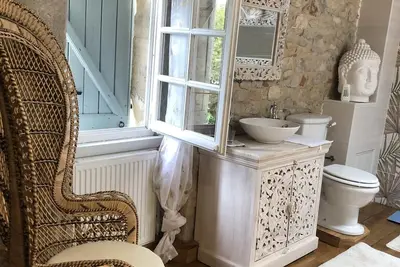 Image de Maison de village médiéval en pierre animaux acceptés