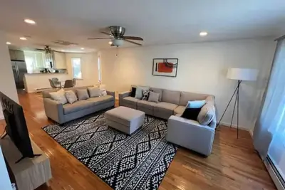 Image de Huge house by Nwk Airport and 20 mins to Nyc