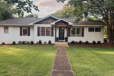 Image de 3 Br Auburn Home Walking Distance to Downtown Auburn