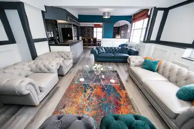 Image de Large 6 bed house for large groups within walking distance to York City Centre