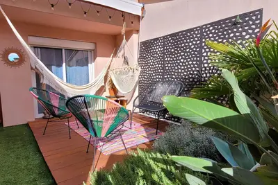 Image de Maison cosy avec jardin reposant entre nature et centre-ville