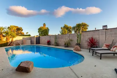 Image de Desert Modern - Old Town Scottsdale! Pool and Hot Tub! Game Room!