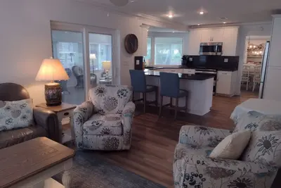 Image de Lake Access\nWell Appointed 2 bed 2 bath sleep 6
