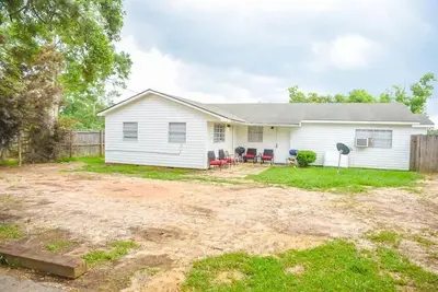 Image de Bungalow near Main Street - #1