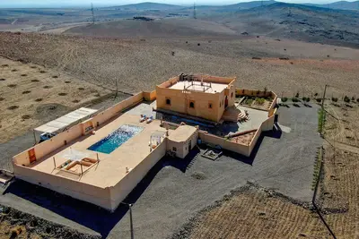 Image de villa sur Colline avec piscine sans vis-Ă -vis,
