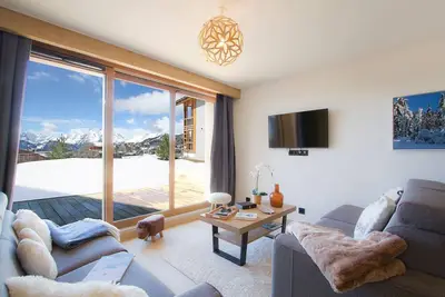 Image de Ski aux pieds! T2 avec accès piscine, Tv, parking