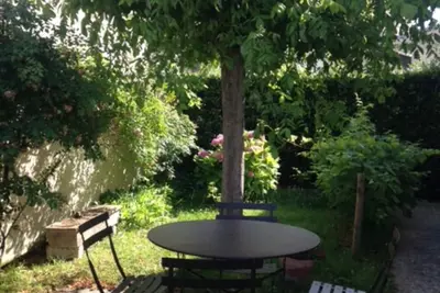 Image de Maison de vacances 'Maison De Village Avec Jardin' avec terrasse privée