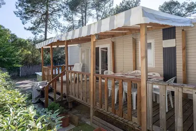 Image de Mobil Home 'Mobil Home 6pers Tout Équipé' avec Piscine partagée, Terrasse privée et Balcon