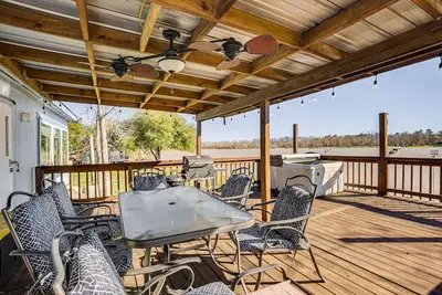 Image de Waterfront Trinity Vacation Rental w\/ Hot Tub!